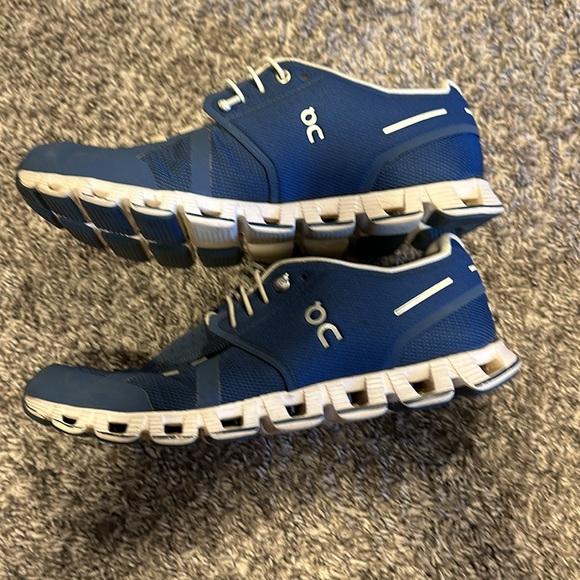 ON cloud size 10 women’s - Picture 2 of 5